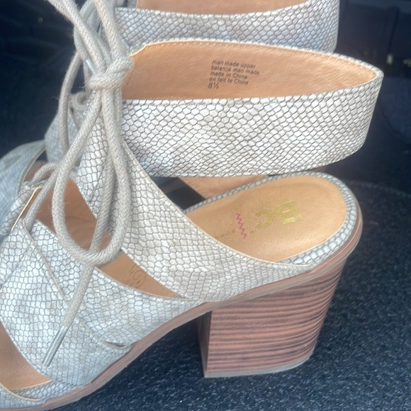 BC Born in California Vegan Snakeskin Heels Size 8.5 - Picture 5 of 10